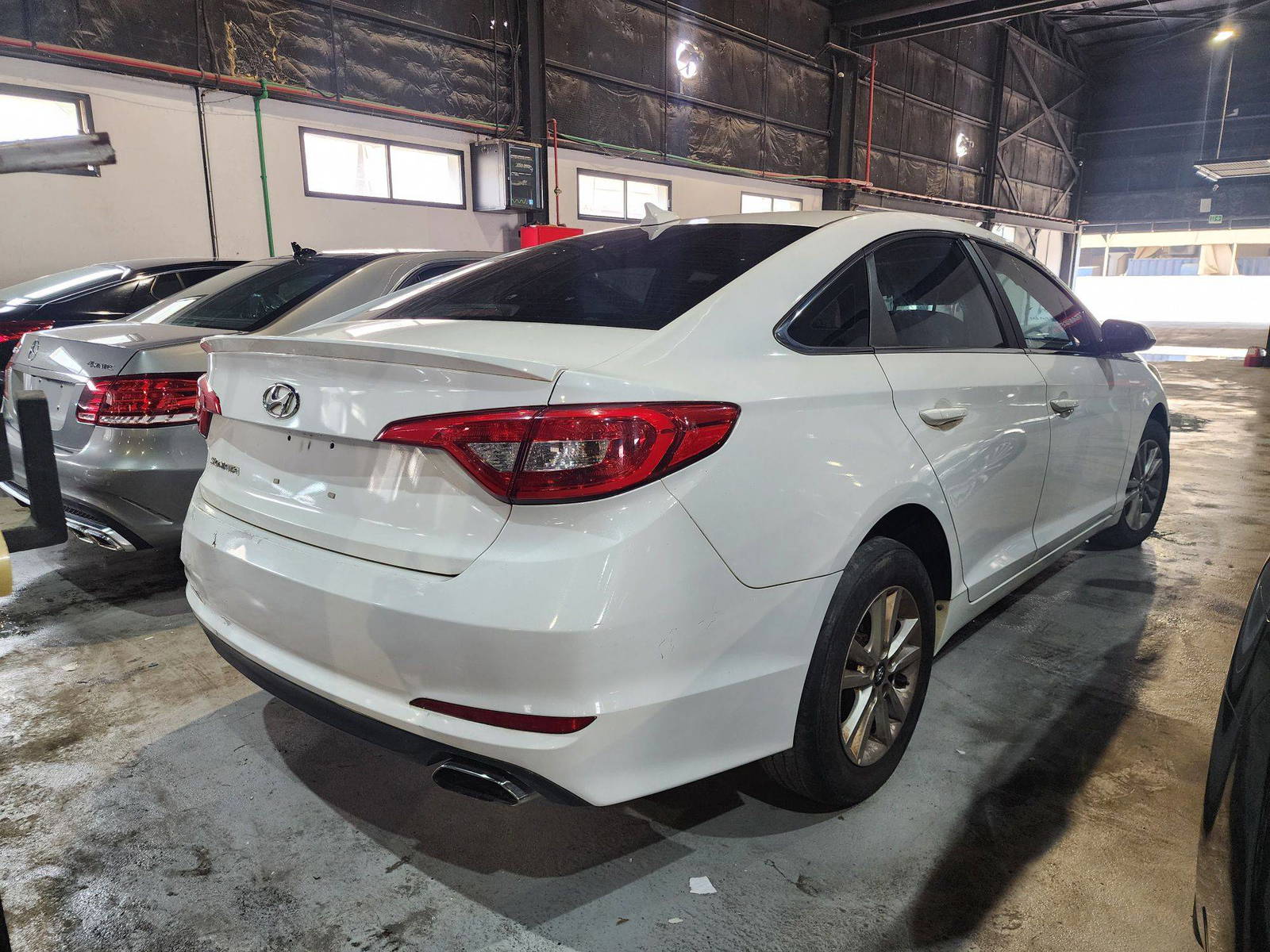2017 HYUNDAI SONATA — 163414 Miles — Lot 1229573 — Al Quoz - Marhaba Auctions Used Cars - Image 4