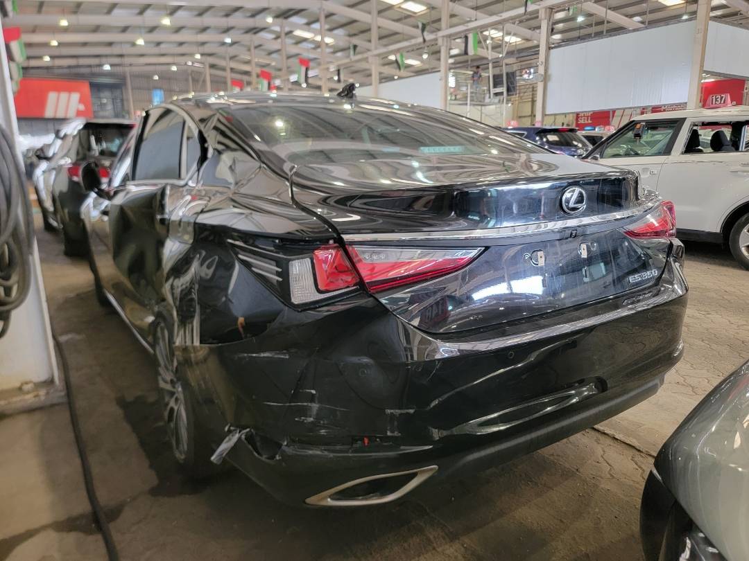 2019 LEXUS ES 350 — 43400 Miles — Lot KU049685 — Main - Marhaba Auctions Used Cars - Image 5
