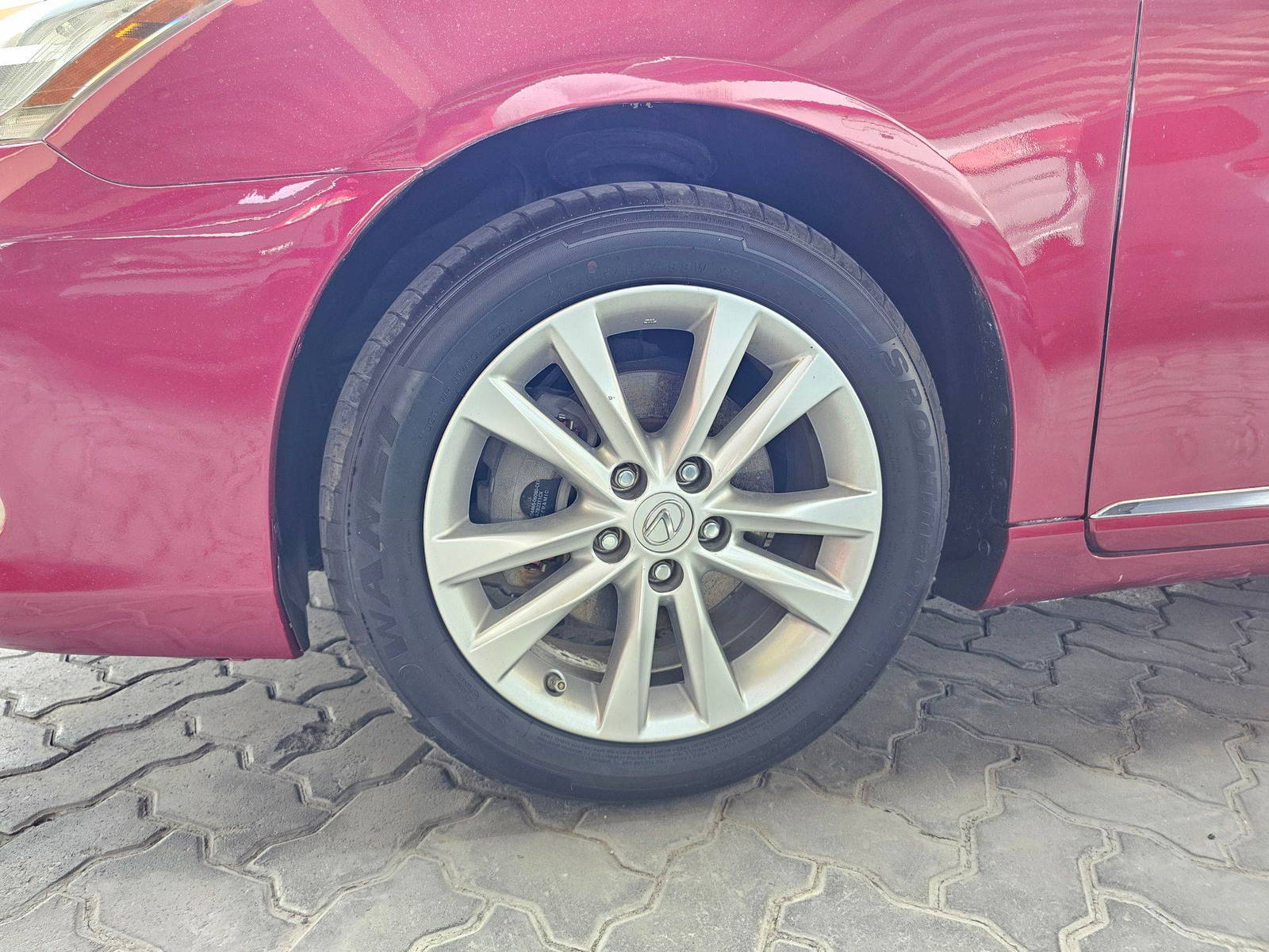 2012 LEXUS ES 350 — 107189 Miles — Lot C2499347 — Souq - Marhaba Auctions Used Cars - Image 11