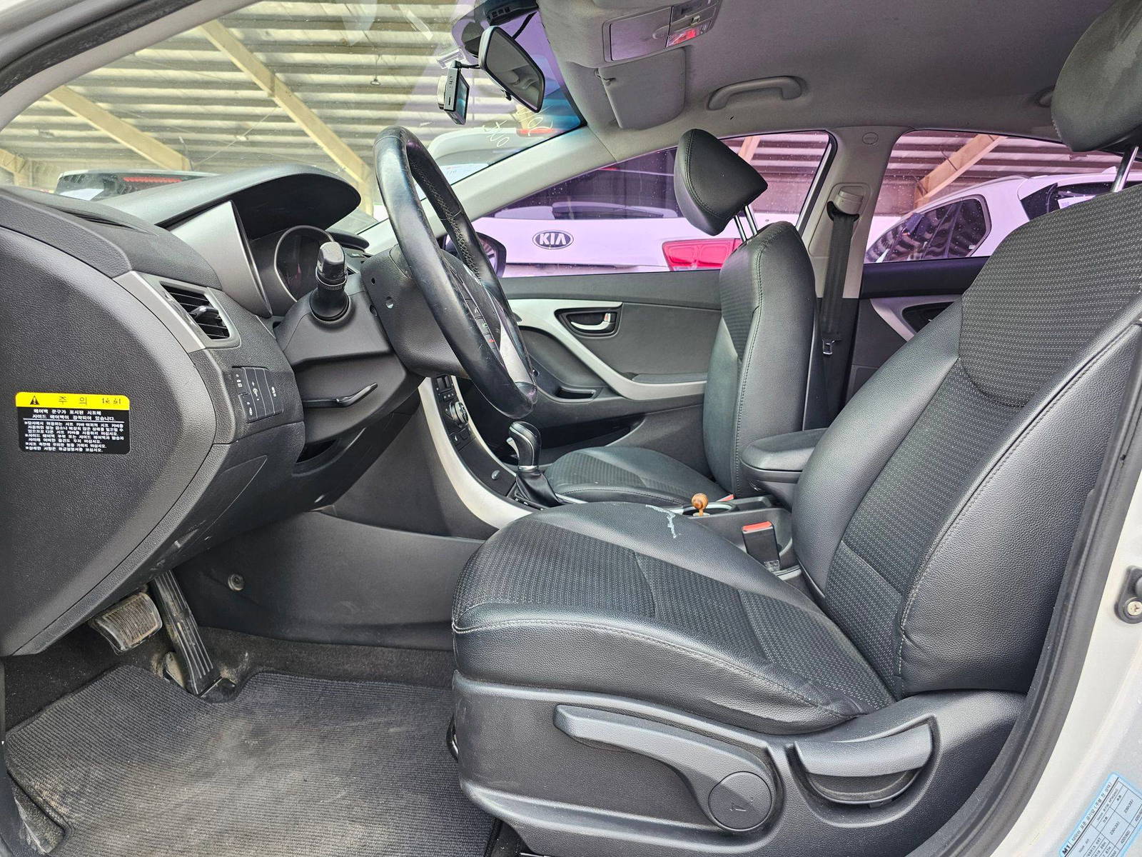 2015 HYUNDAI AVANTE — 94384 KM — Lot DBFU320420 — Souq - Marhaba Auctions Used Cars - Image 8