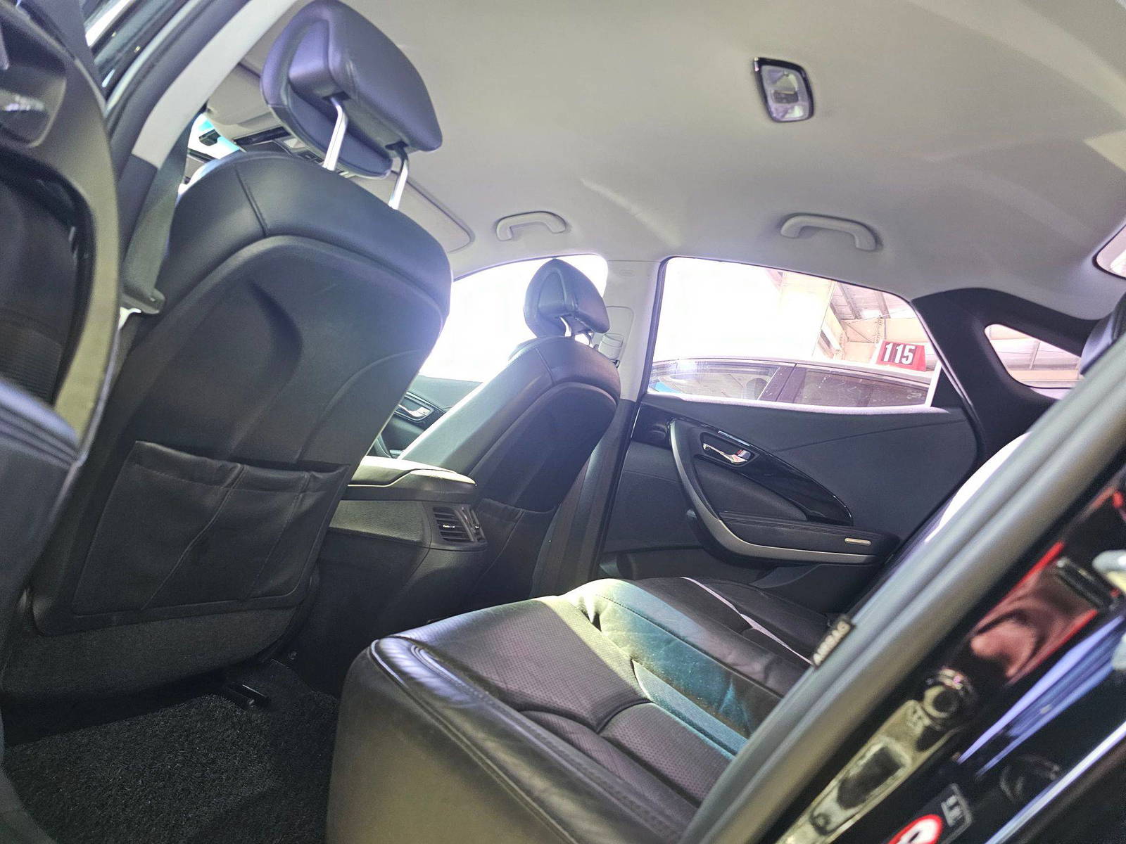 2012 HYUNDAI GRANDEUR — 72321 KM — Lot BCA097906 — Souq - Marhaba Auctions Used Cars - Image 6