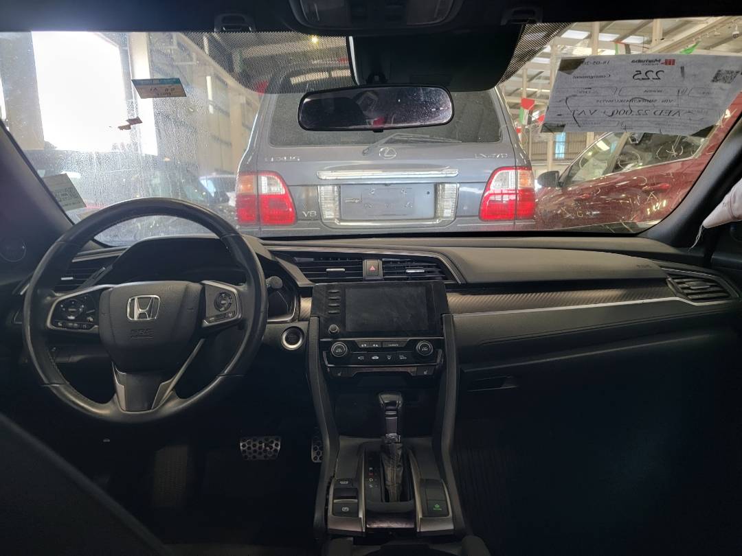2019 HONDA CIVIC — 71090 KM — Lot KU301725 — Main - Marhaba Auctions Used Cars - Image 8