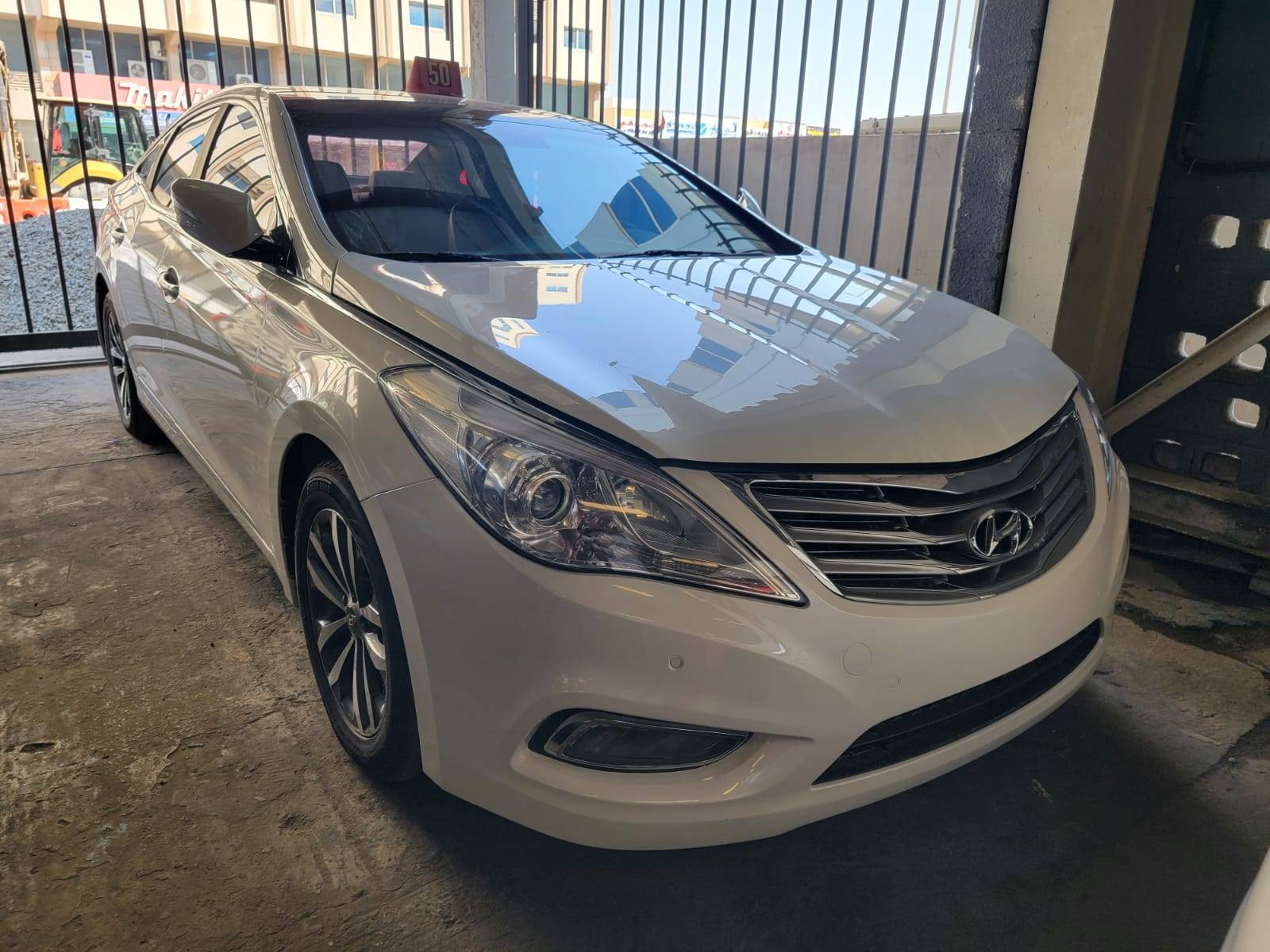 HYUNDAI GRANDEUR 2012 - Marhaba Auction Used Cars - Image 3
