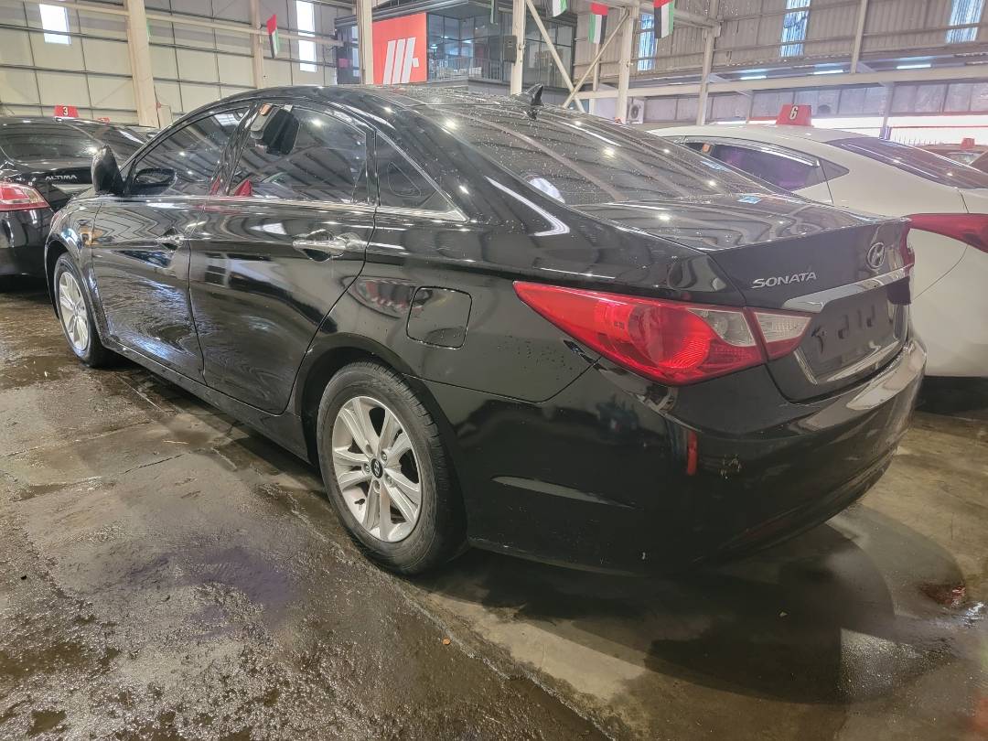 2010 HYUNDAI SONATA — 134872 KM — Lot 078664 — Main - Marhaba Auctions Used Cars - Image 4