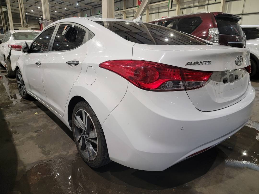 2011 HYUNDAI AVANTE — 165480 KM — Lot 110425 — Main - Marhaba Auctions Used Cars - Image 5