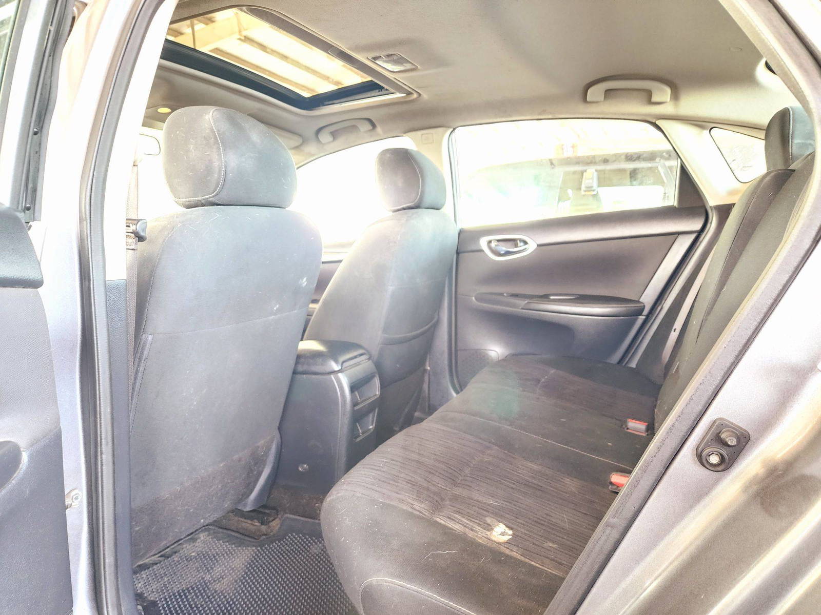 2019 NISSAN SENTRA — 200201 KM — Lot 73952314 — Souq - Marhaba Auctions Used Cars - Image 6