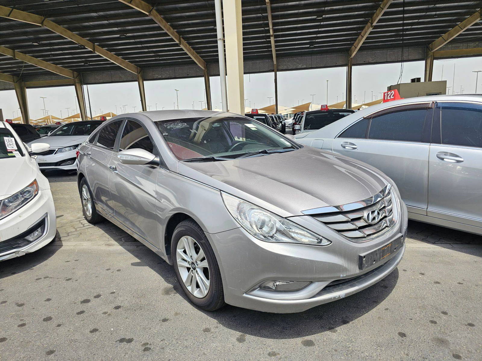 2010 HYUNDAI SONATA — 197932 KM — Lot BAA064565 — Souq - Marhaba Auctions Used Cars - Image 4