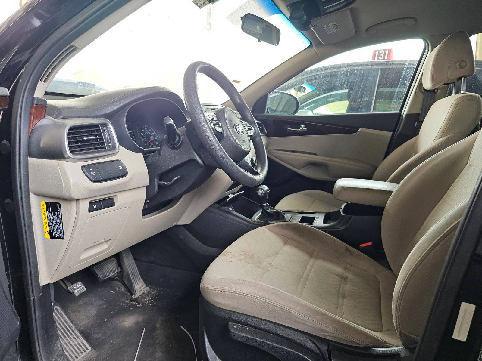 2017 KIA SORENTO — 215013 Miles — Lot G326559 — Souq - Marhaba Auctions Used Cars - Image 8