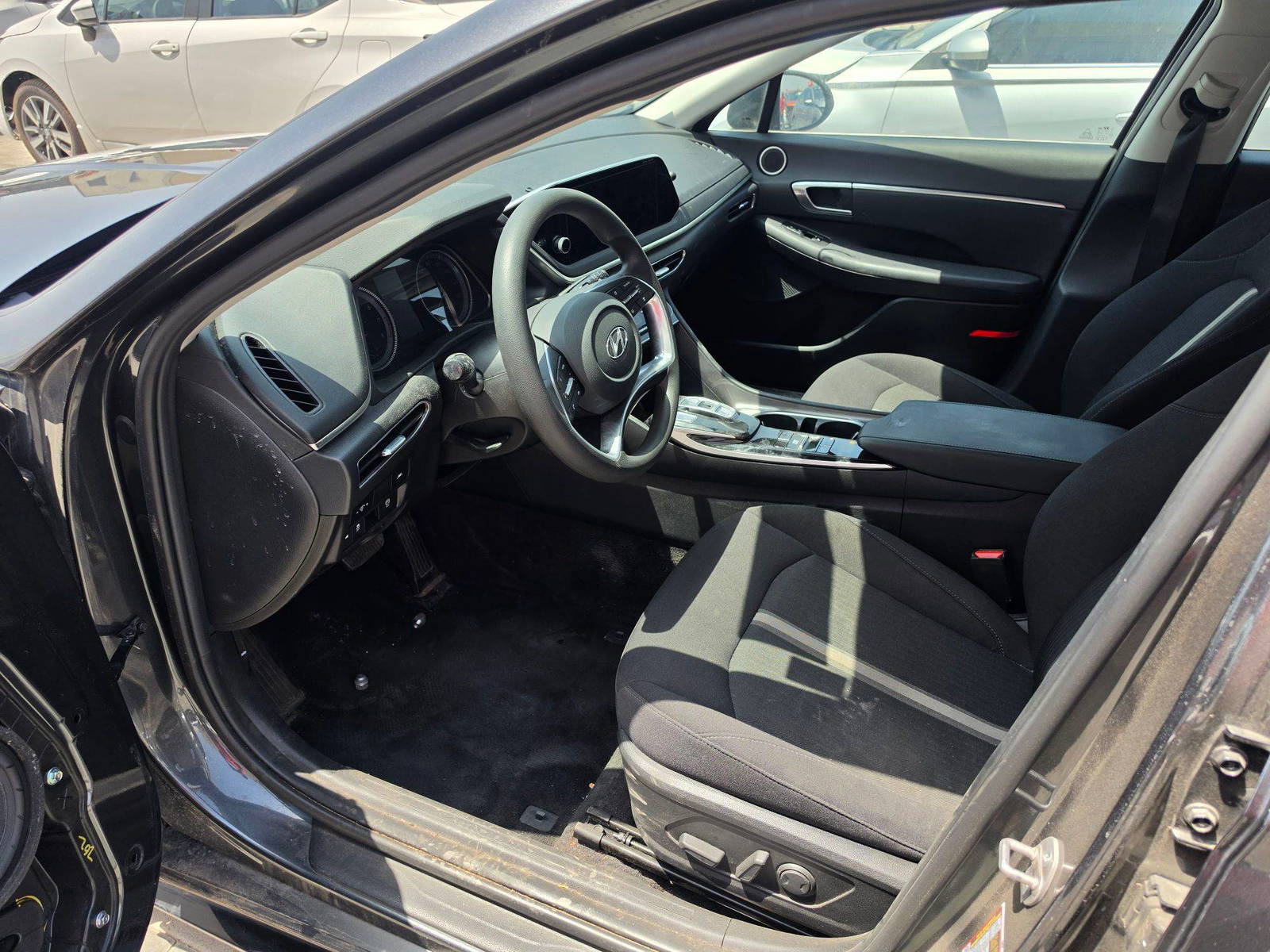 2023 HYUNDAI SONATA — 37950 Miles — Lot PA293515 — Oman Yard - Marhaba Auctions Used Cars - Image 8