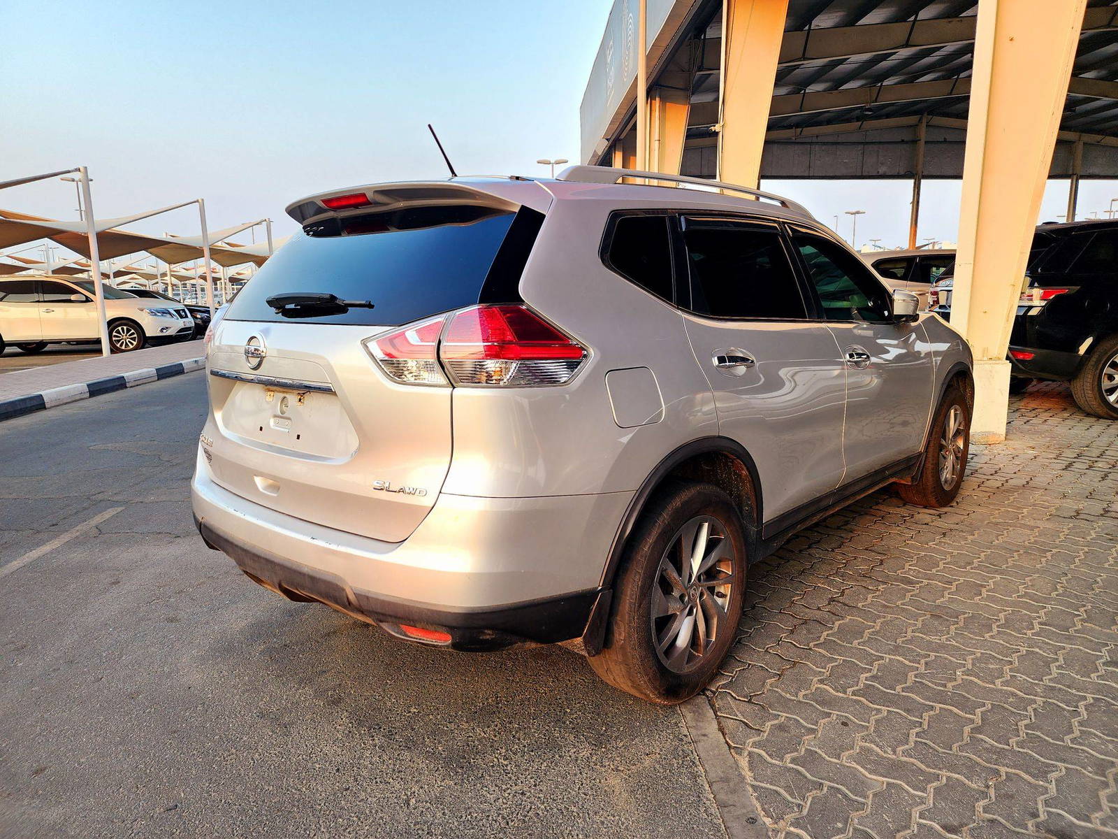2015 NISSAN ROGUE — 186219 Miles — Lot 4FC888655Q — Souq - Marhaba Auctions Used Cars - Image 3