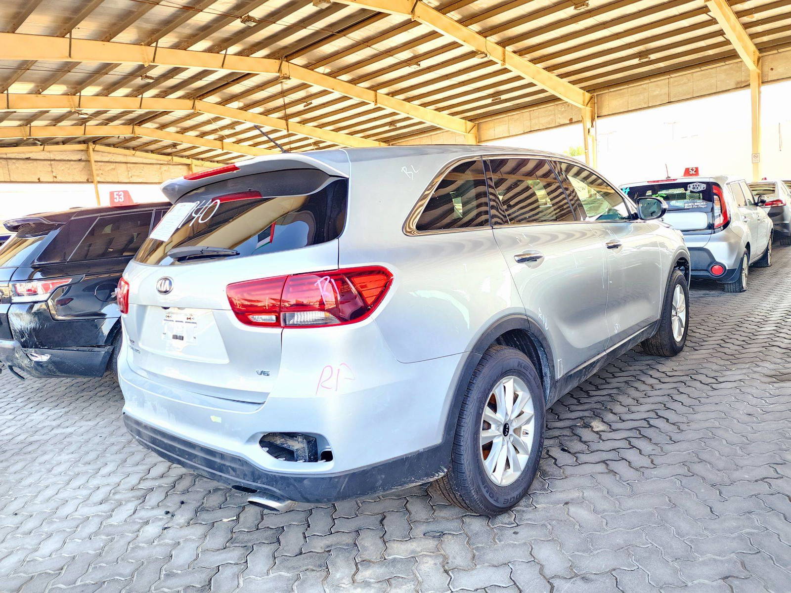 2020 KIA SORENTO — 97455 Miles — Lot LG614940 — Souq - Marhaba Auctions Used Cars - Image 3
