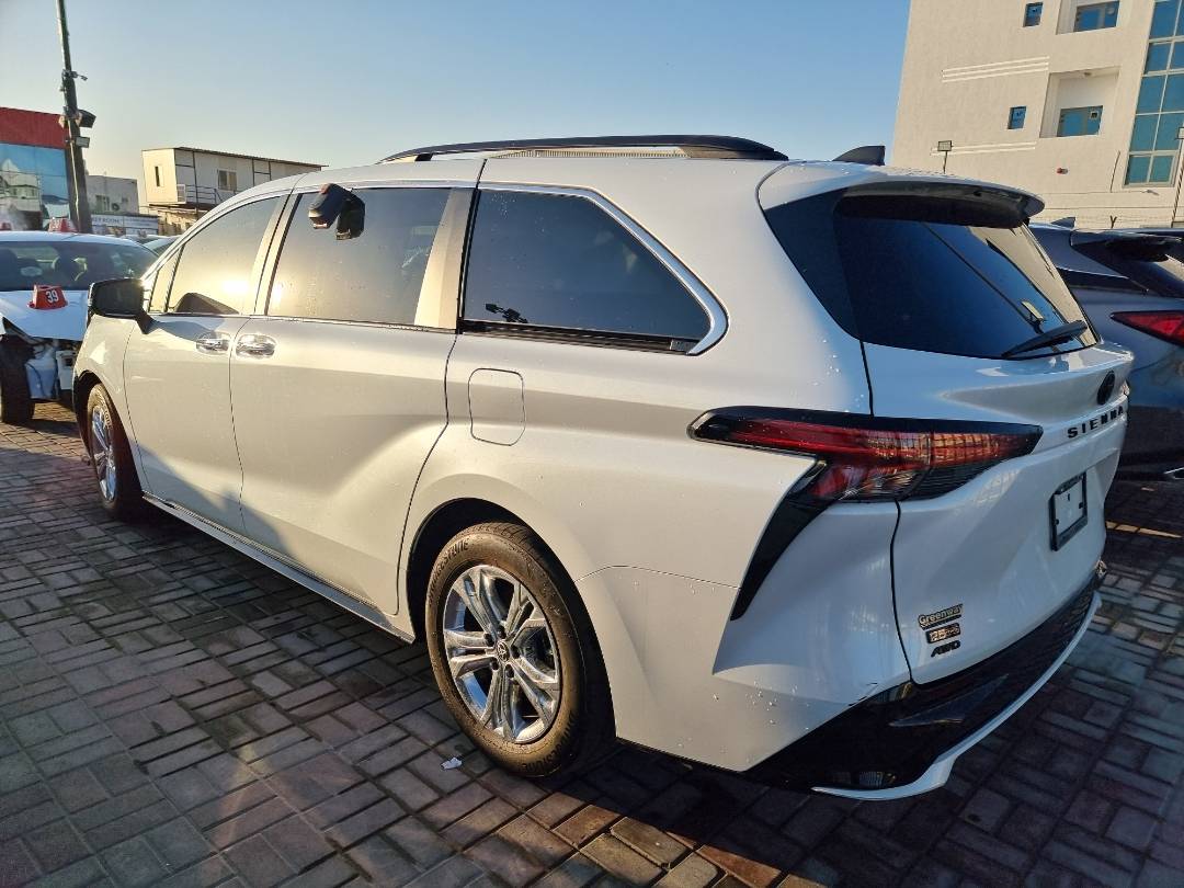 2023 TOYOTA SIENNA — 49270 Miles — Lot 68616284 — Ind. 12 - Marhaba Auctions Used Cars - Image 5