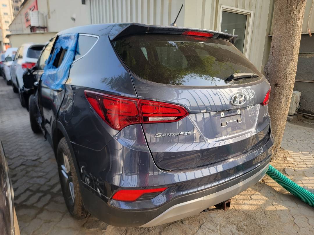 2018 HYUNDAI SANTA FE SPORT — 55418 Miles — Lot 2JH061655 — Souq - Marhaba Auctions Used Cars - Image 4