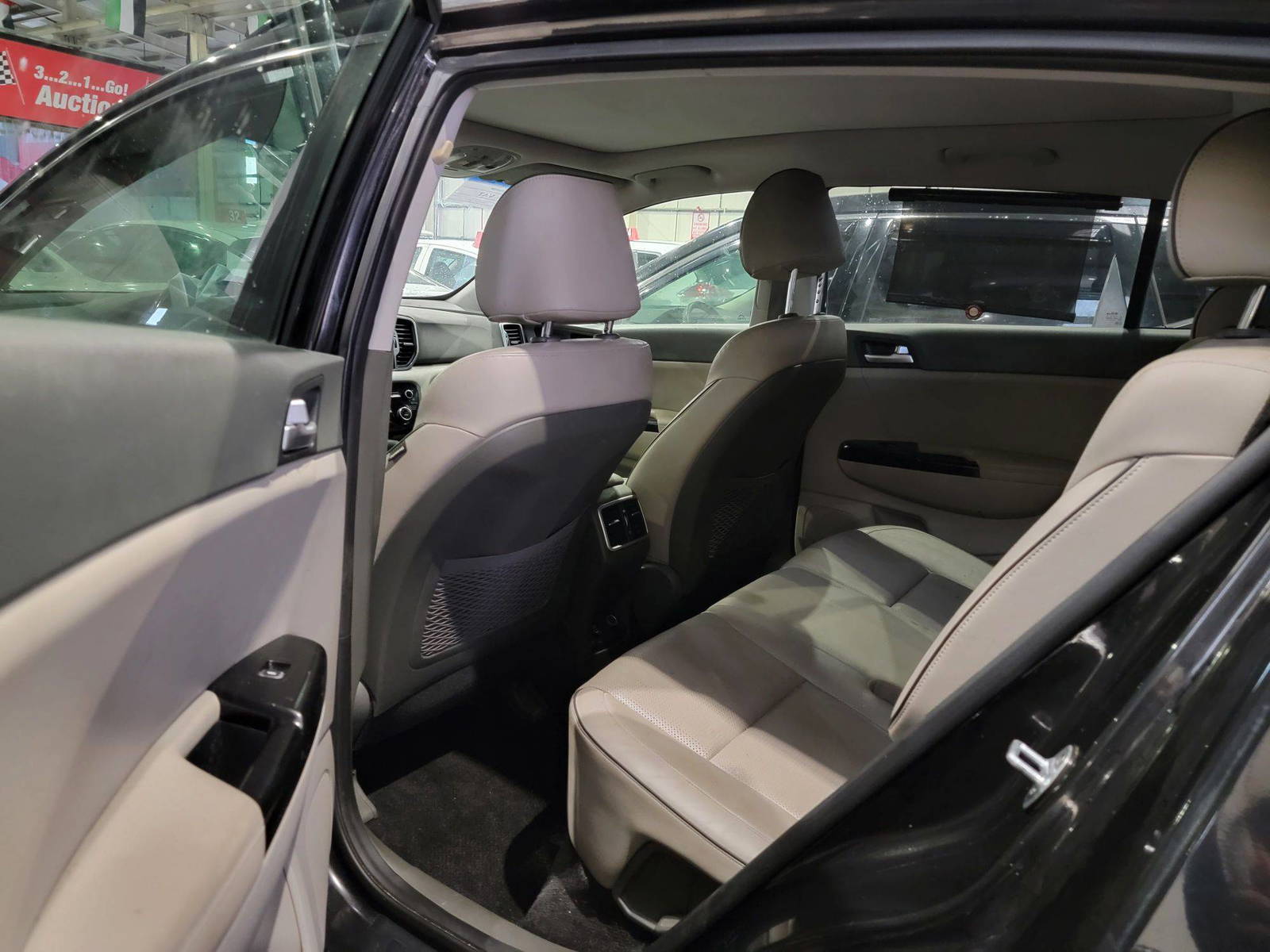 2018 KIA SPORTAGE — 108619 Miles — Lot 43021638 — Main - Marhaba Auctions Used Cars - Image 7