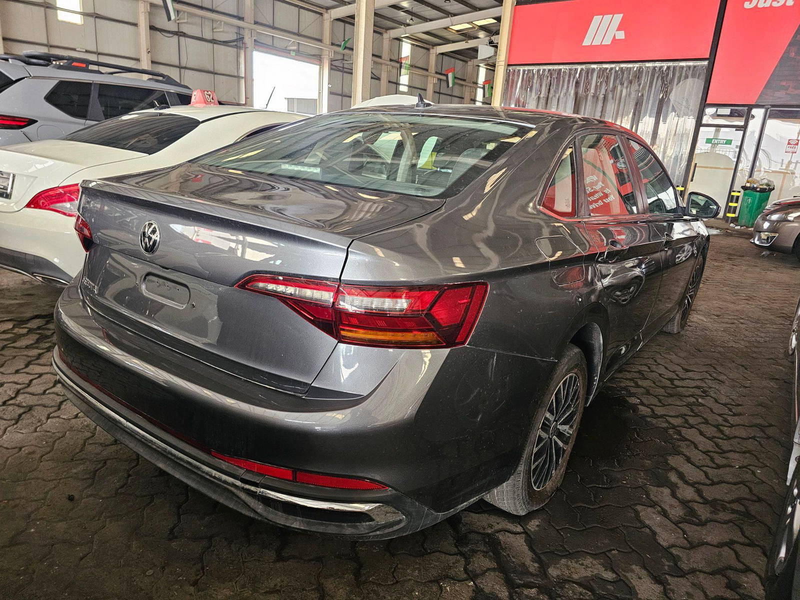 VOLKSWAGEN Jetta 2019 view 2