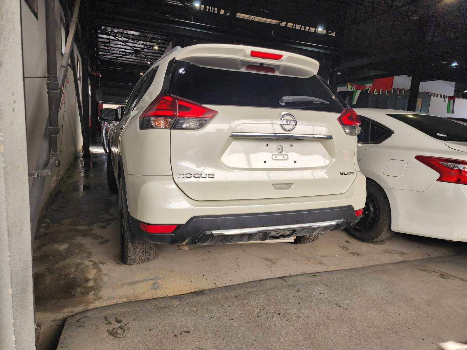 2017 NISSAN ROGUE — 202197 KM — Lot 862400 — Souq - Marhaba Auctions Used Cars - Image 6