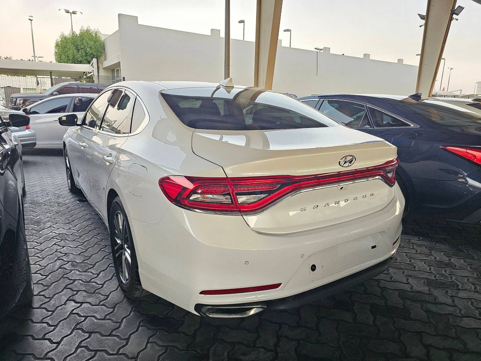 2017 HYUNDAI GRANDEUR — 58369 KM — Lot A003259 — Souq - Marhaba Auctions Used Cars - Image 6