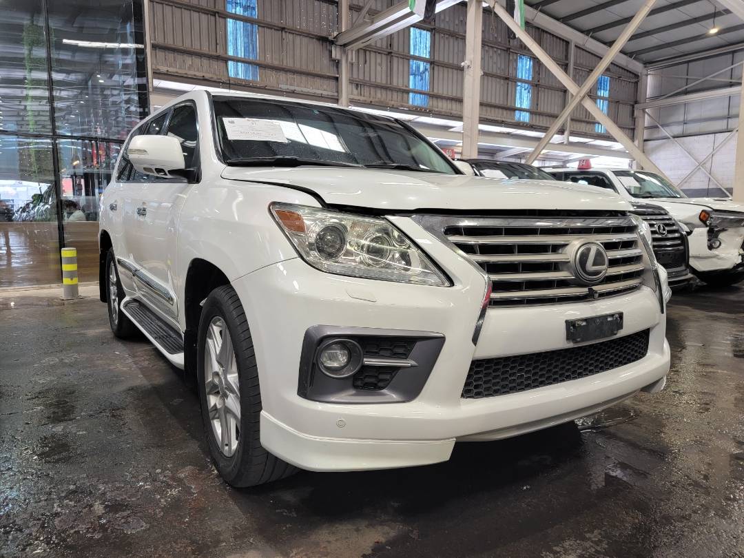 2009 LEXUS LX 570 — 255238 KM — Lot 94023594 — Main - Marhaba Auctions Used Cars - Image 5