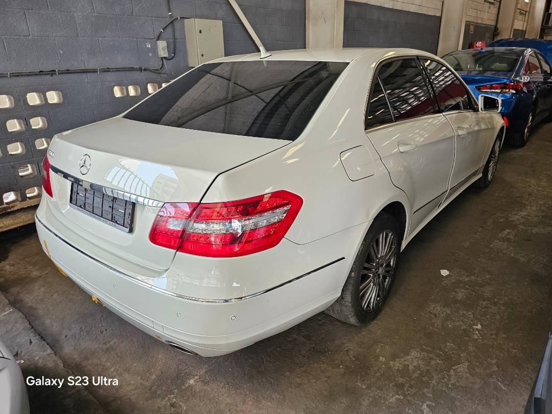 2010 MERCEDES BENZ E-300 — 278737 KM — Lot 131122 — Main - Marhaba Auctions Used Cars - Image 3