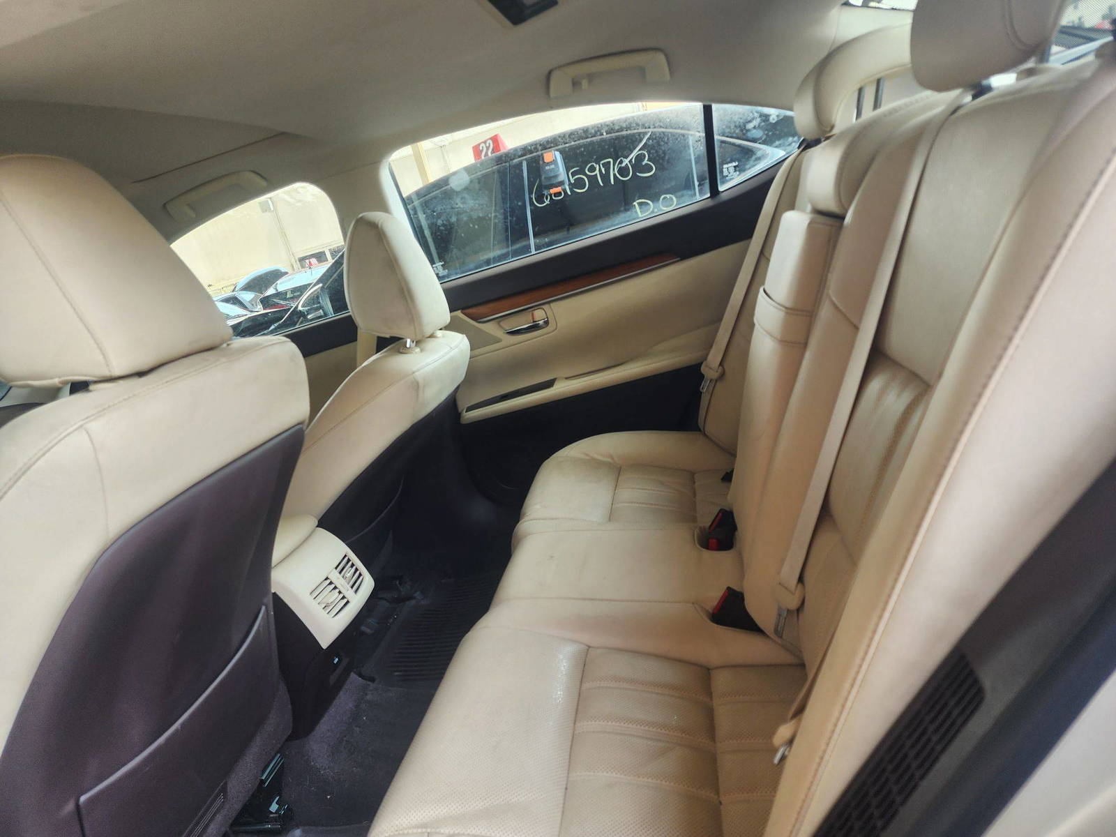 2017 LEXUS ES 300H — 133467 Miles — Lot 36062796 — Souq - Marhaba Auctions Used Cars - Image 6