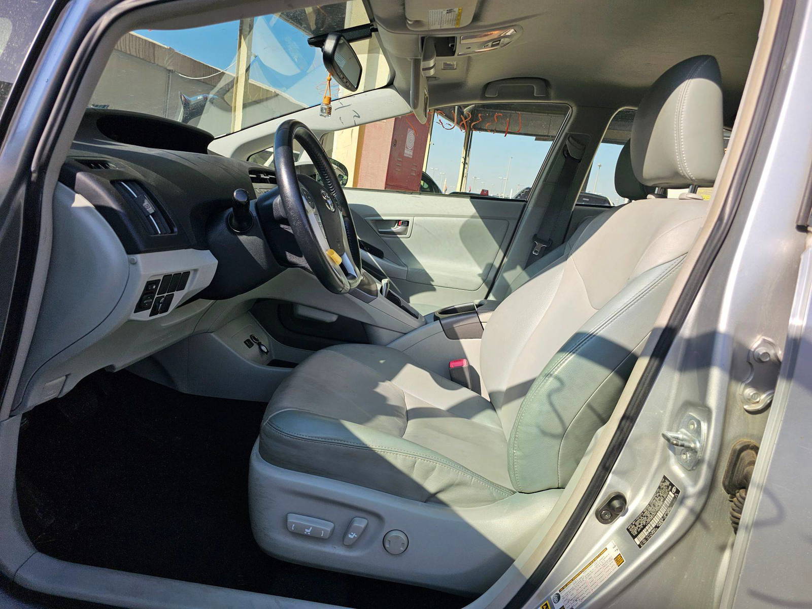 2012 TOYOTA PRIUS — 202396 Miles — Lot 0C1520335 — Souq - Marhaba Auctions Used Cars - Image 7