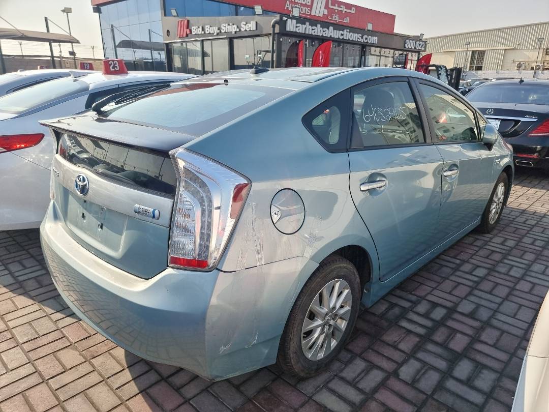 2014 TOYOTA PRIUS — 165569 Miles — Lot E3062206 — Main - Marhaba Auctions Used Cars - Image 4