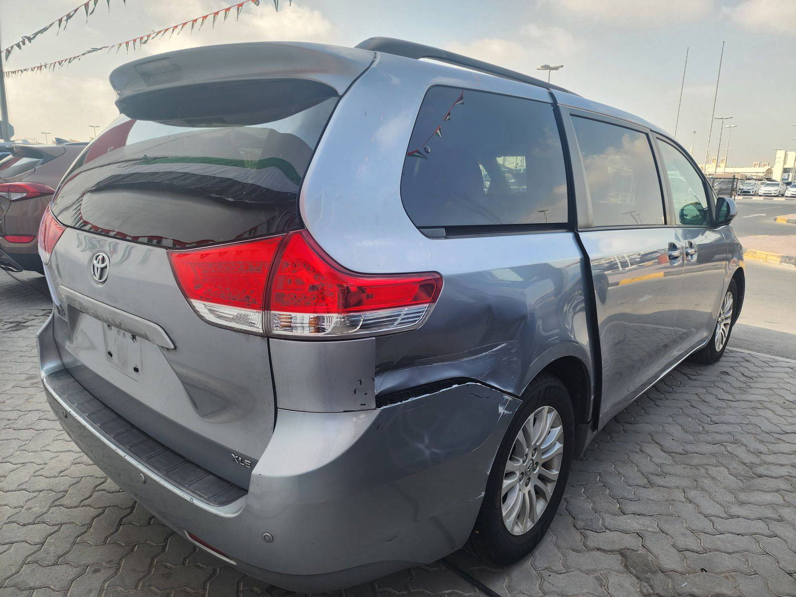 2011 TOYOTA SIENNA — 201194 Miles — Lot 37649977 - Marhaba Auctions Used Cars - Image 11