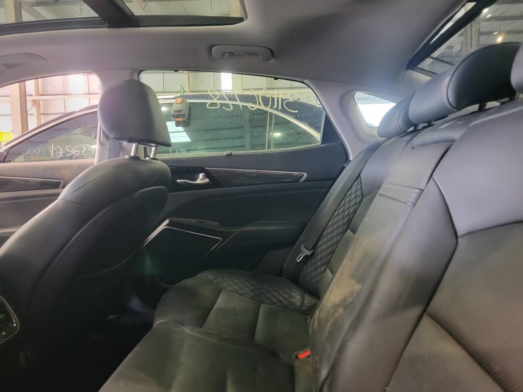 2018 KIA CADENZA — 73530 Miles — Lot 4J10J5103696 — Souq - Marhaba Auctions Used Cars - Image 8