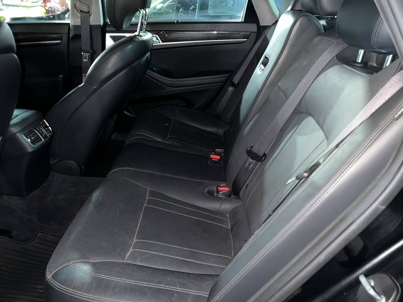 2015 HYUNDAI GENESIS — 184509 Miles — Lot N4JE0FU018111 - Marhaba Auctions Used Cars - Image 5