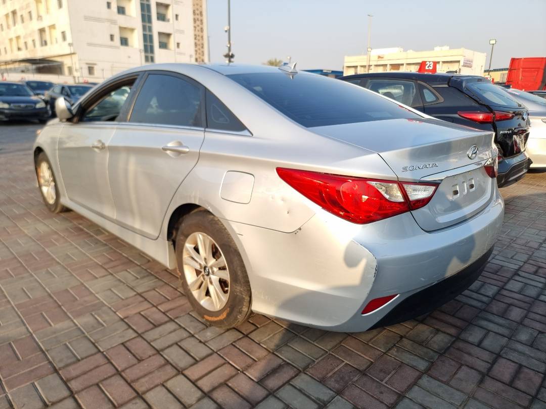 2014 HYUNDAI SONATA — 181421 Miles — Lot 125487 — Ind. 12 - Marhaba Auctions Used Cars - Image 5