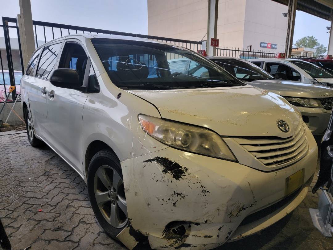 2014 TOYOTA SIENNA — 260295 Miles — Lot 4ES429301 — Main - Marhaba Auctions Used Cars - Image 5