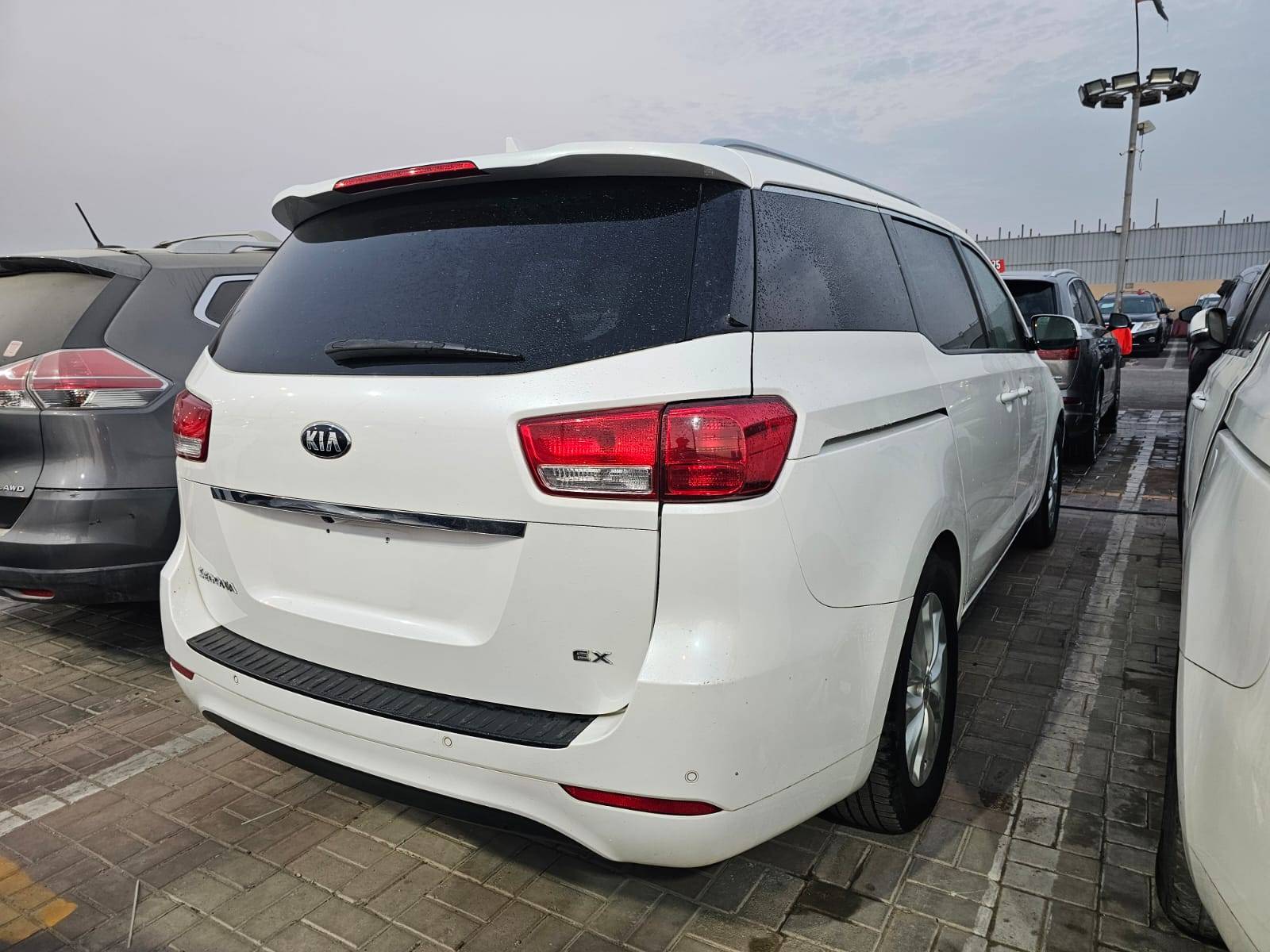 2016 KIA SEDONA — 127103 Miles — Lot 16G6180859 - Marhaba Auctions Used Cars - Image 7