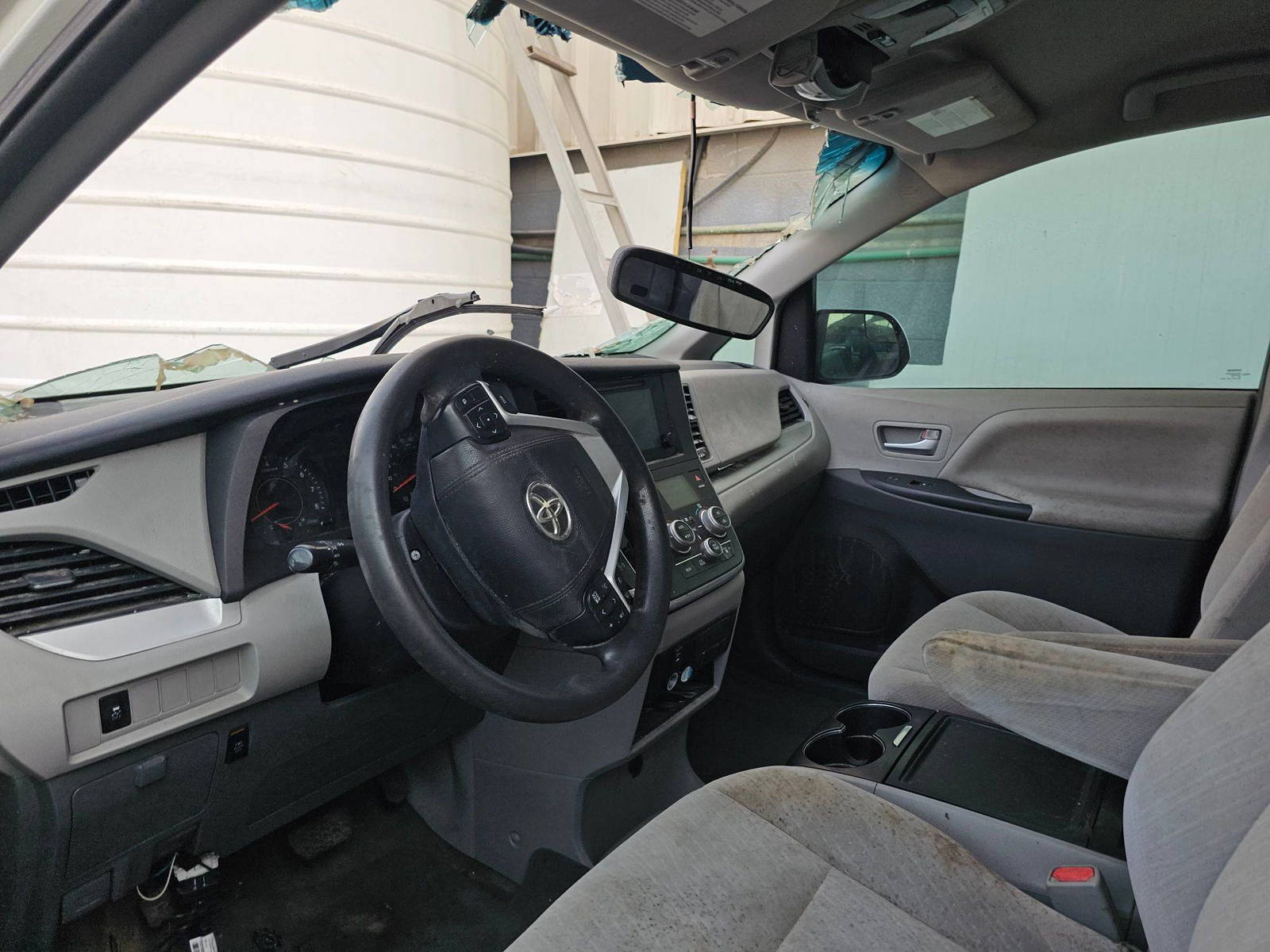 TOYOTA SIENNA 2017 - Marhaba Auction Used Cars - Image 7