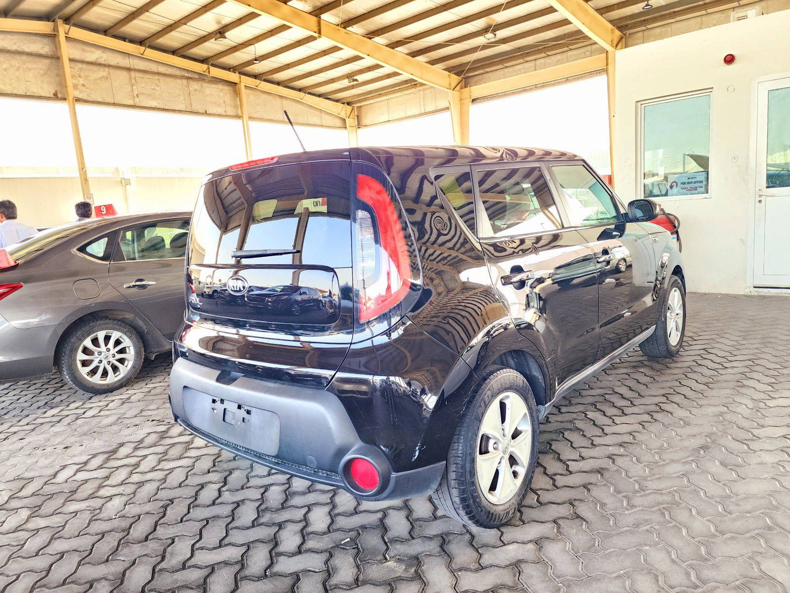2014 KIA SOUL — 168255 Miles — Lot 27E7010587 — Souq - Marhaba Auctions Used Cars - Image 3