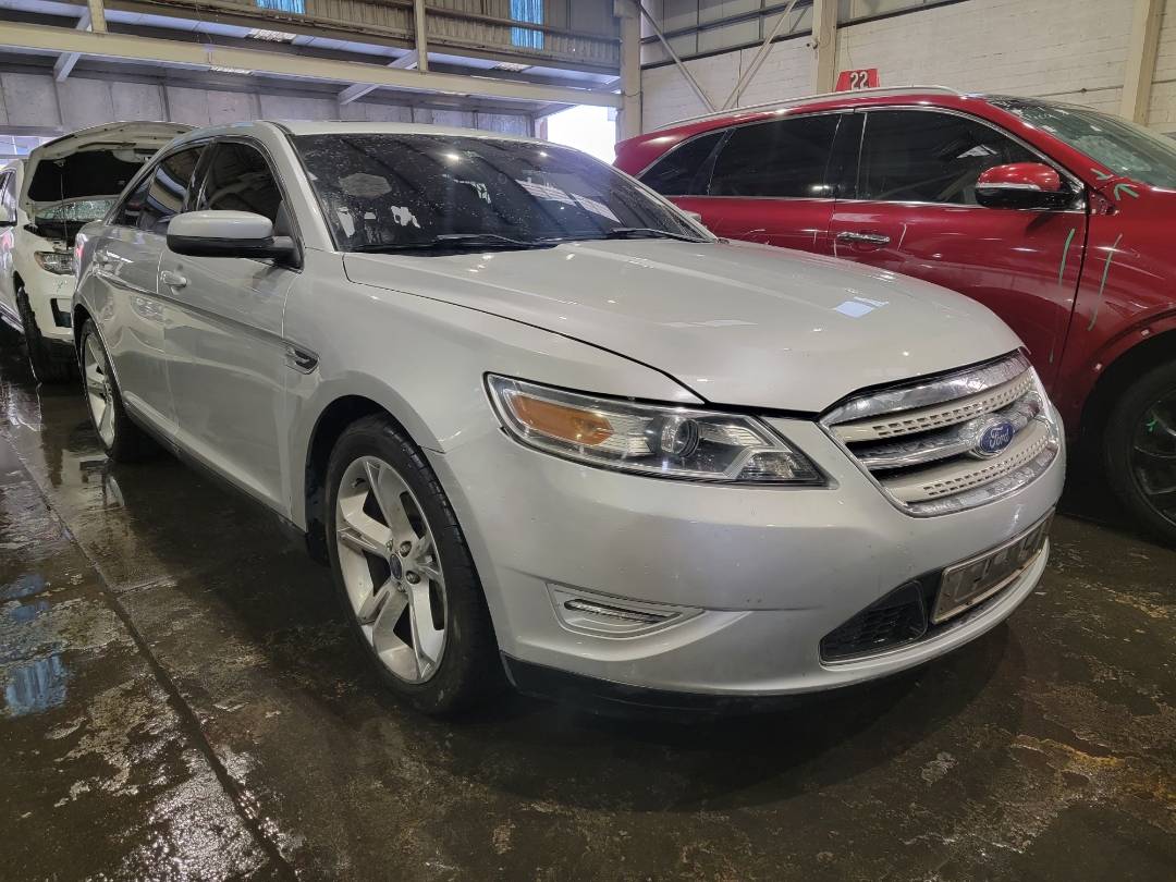 2012 FORD TAURUS — 98726 KM — Lot 104060 — Main - Marhaba Auctions Used Cars - Image 3