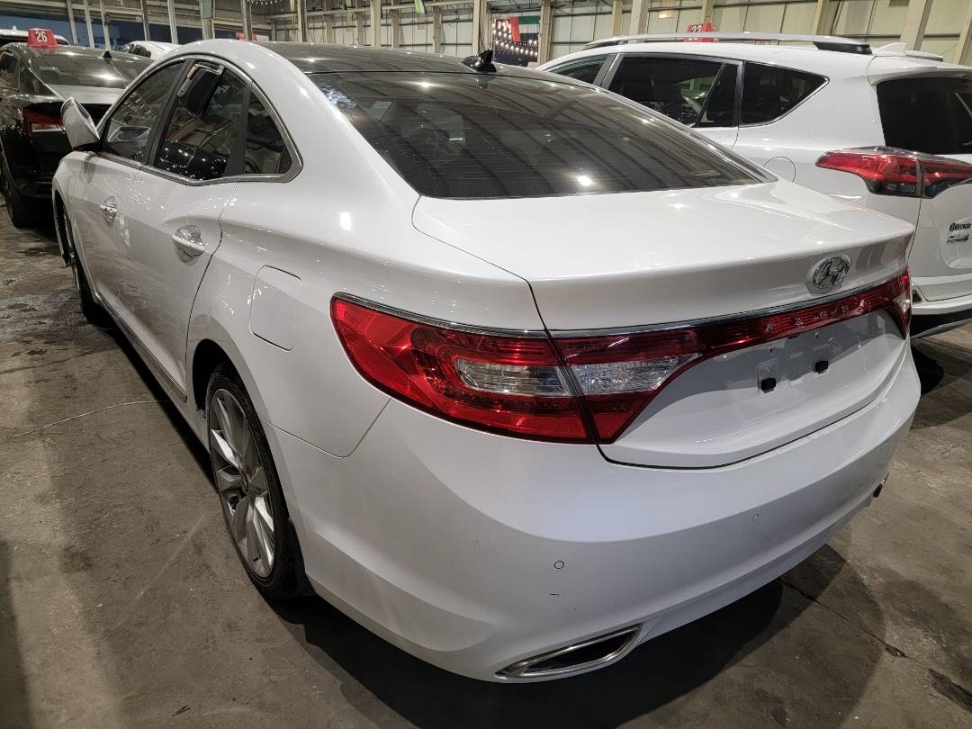 2012 HYUNDAI AZERA — 137043 Miles — Lot 76714974 — Main - Marhaba Auctions Used Cars - Image 3