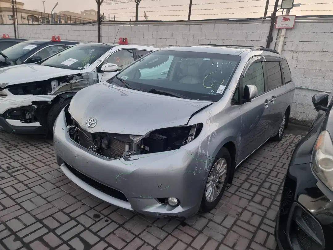 TOYOTA SIENNA
