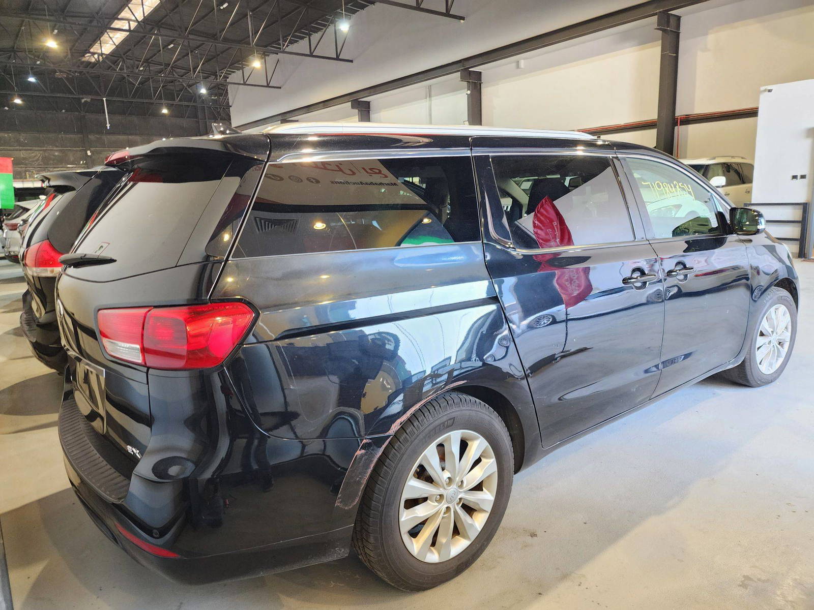 2016 KIA SEDONA — 179652 Miles — Lot 27779 — Al Quoz - Marhaba Auctions Used Cars - Image 7