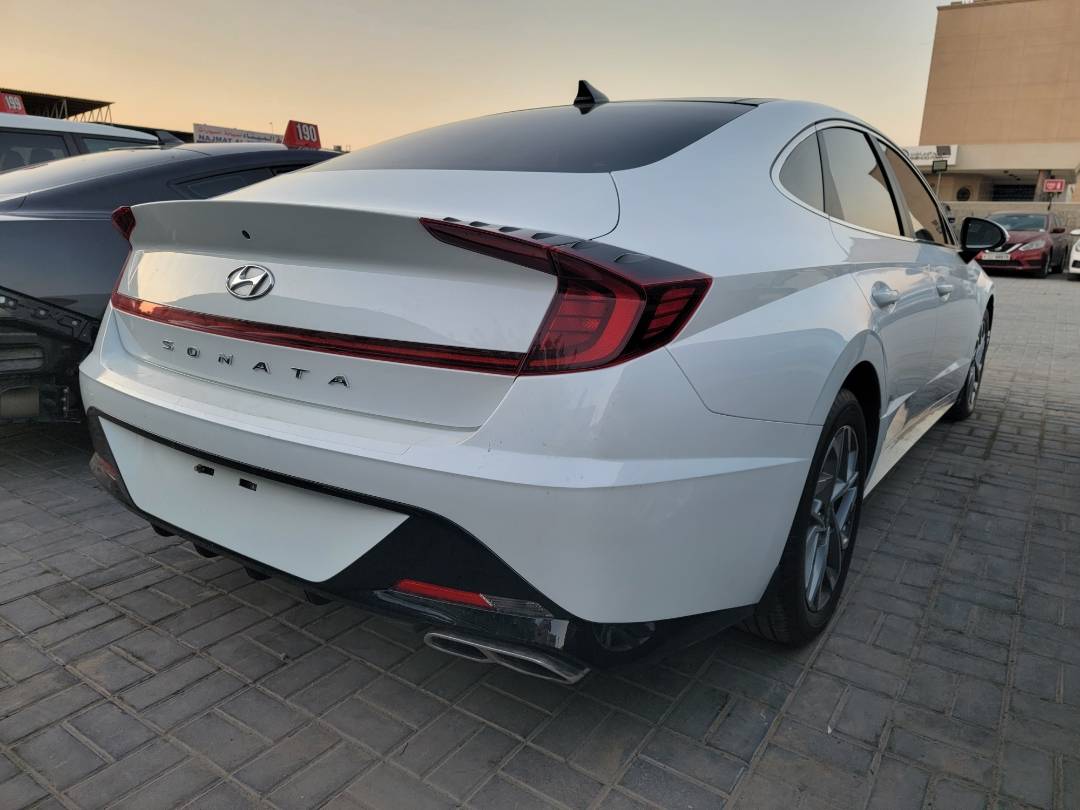 2021 HYUNDAI SONATA — 33643 KM — Lot 077321 — Main - Marhaba Auctions Used Cars - Image 4