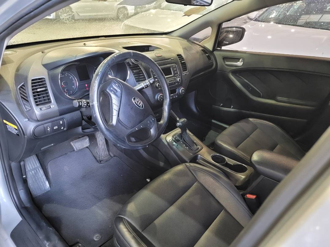 2015 KIA K3 — 189837 KM — Lot 879825 — Main - Marhaba Auctions Used Cars - Image 8