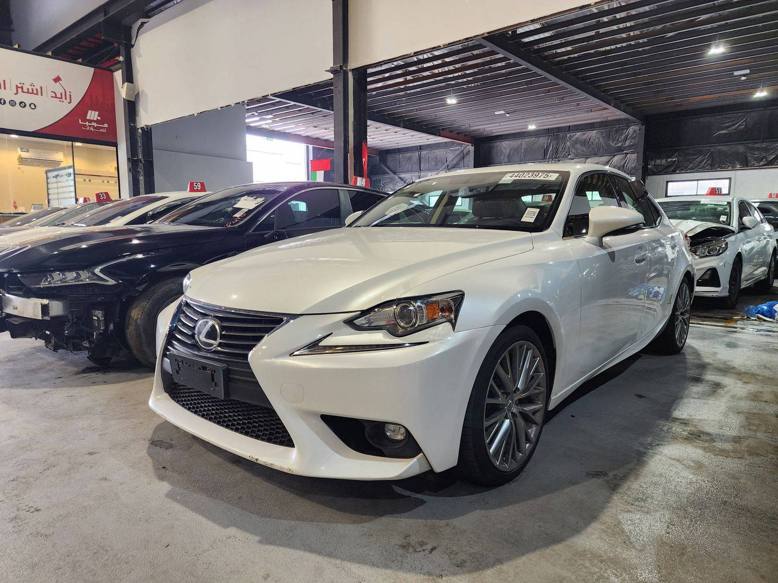 2016 LEXUS IS 300 — 176594 KM — Lot 44023975 — Main - Marhaba Auctions Used Cars - Image 4