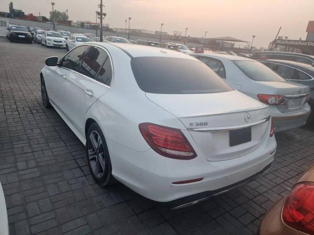 2017 MERCEDES BENZ E300 — 92140 KM — Lot A387533 — Ind. 12 - Marhaba Auctions Used Cars - Image 4