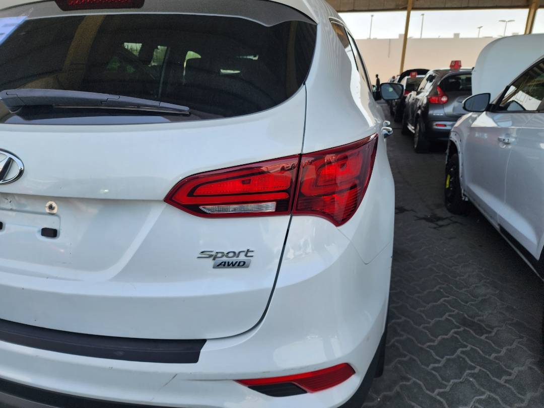 2018 HYUNDAI SANTA FE SPORT — 70932 Miles — Lot 38168448 — Souq - Marhaba Auctions Used Cars - Image 9