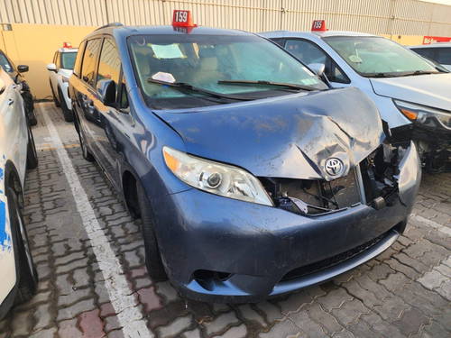 2015 TOYOTA SIENNA at Marhaba Auctions