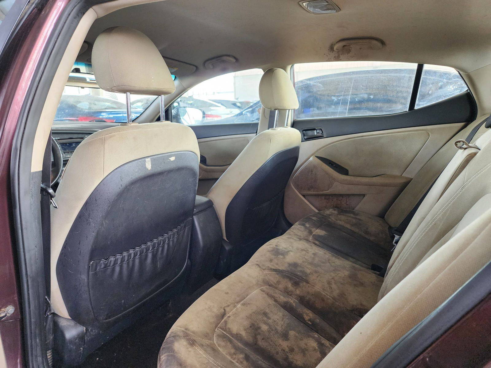 2011 KIA OPTIMA — 166463 Miles — Lot 92700 — Souq - Marhaba Auctions Used Cars - Image 6