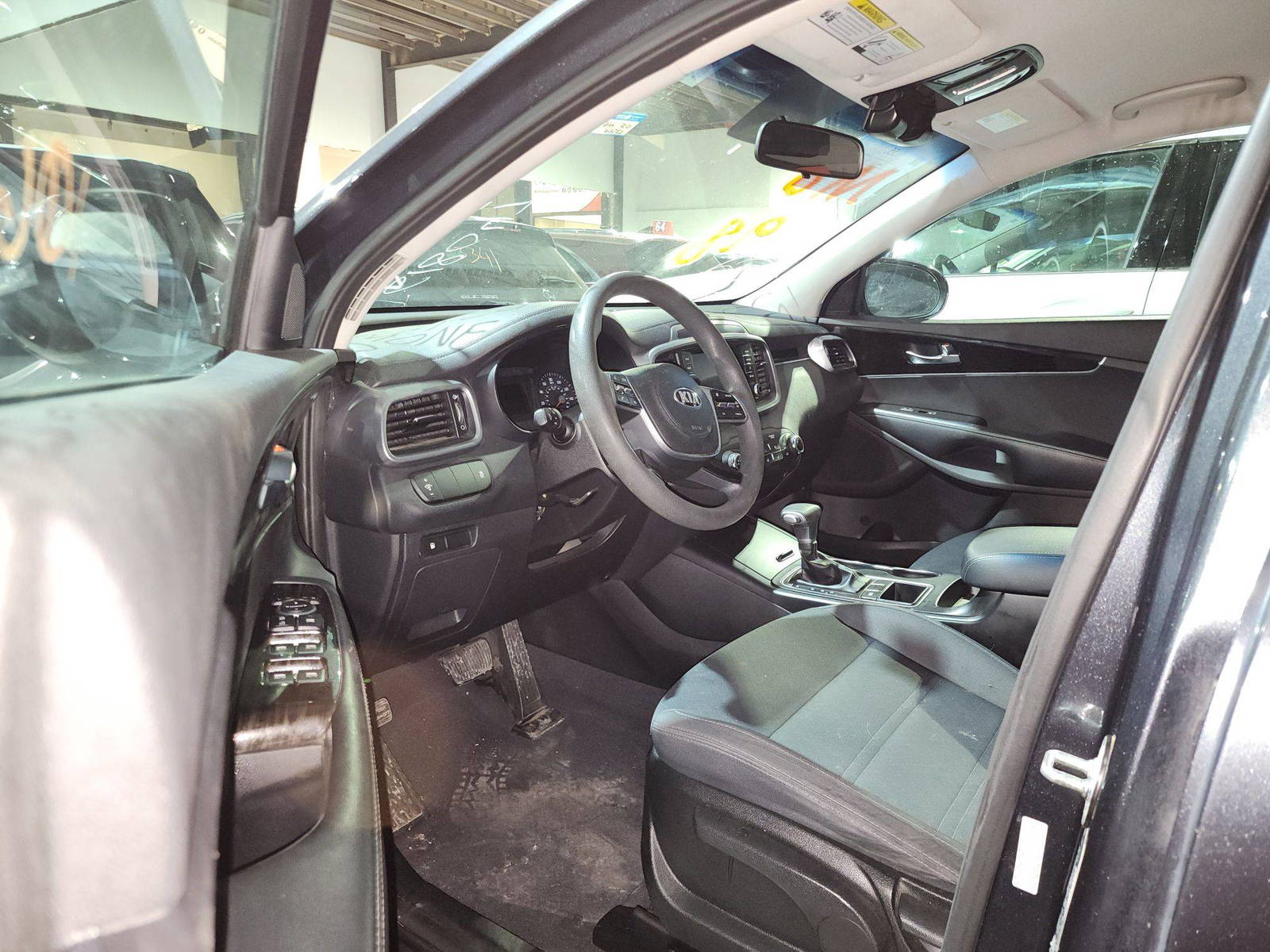 2020 KIA SORENTO — 106583 Miles — Lot 82680184 — Al Quoz - Marhaba Auctions Used Cars - Image 9