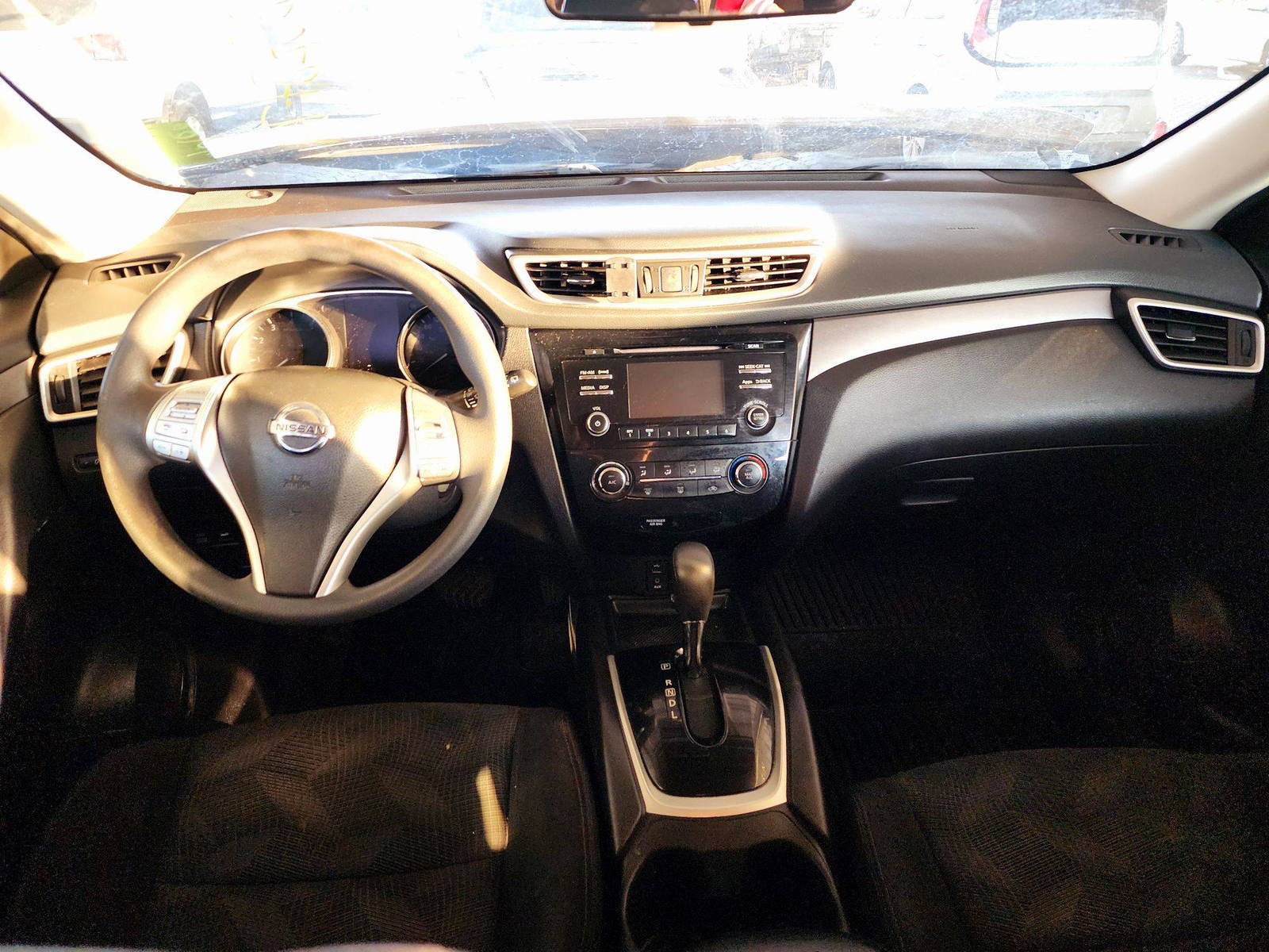 2015 NISSAN ROGUE — 180275 KM — Lot V0FC792120 — Souq - Marhaba Auctions Used Cars - Image 7