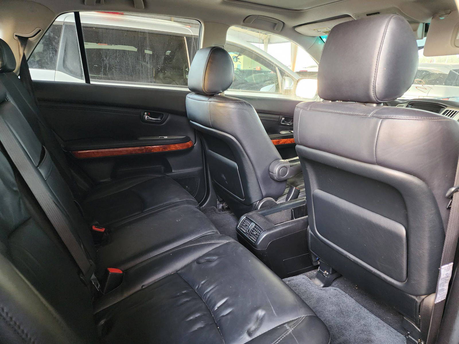 2007 LEXUS RX 350 — 169488 Miles — Lot 39525454 — Souq - Marhaba Auctions Used Cars - Image 6