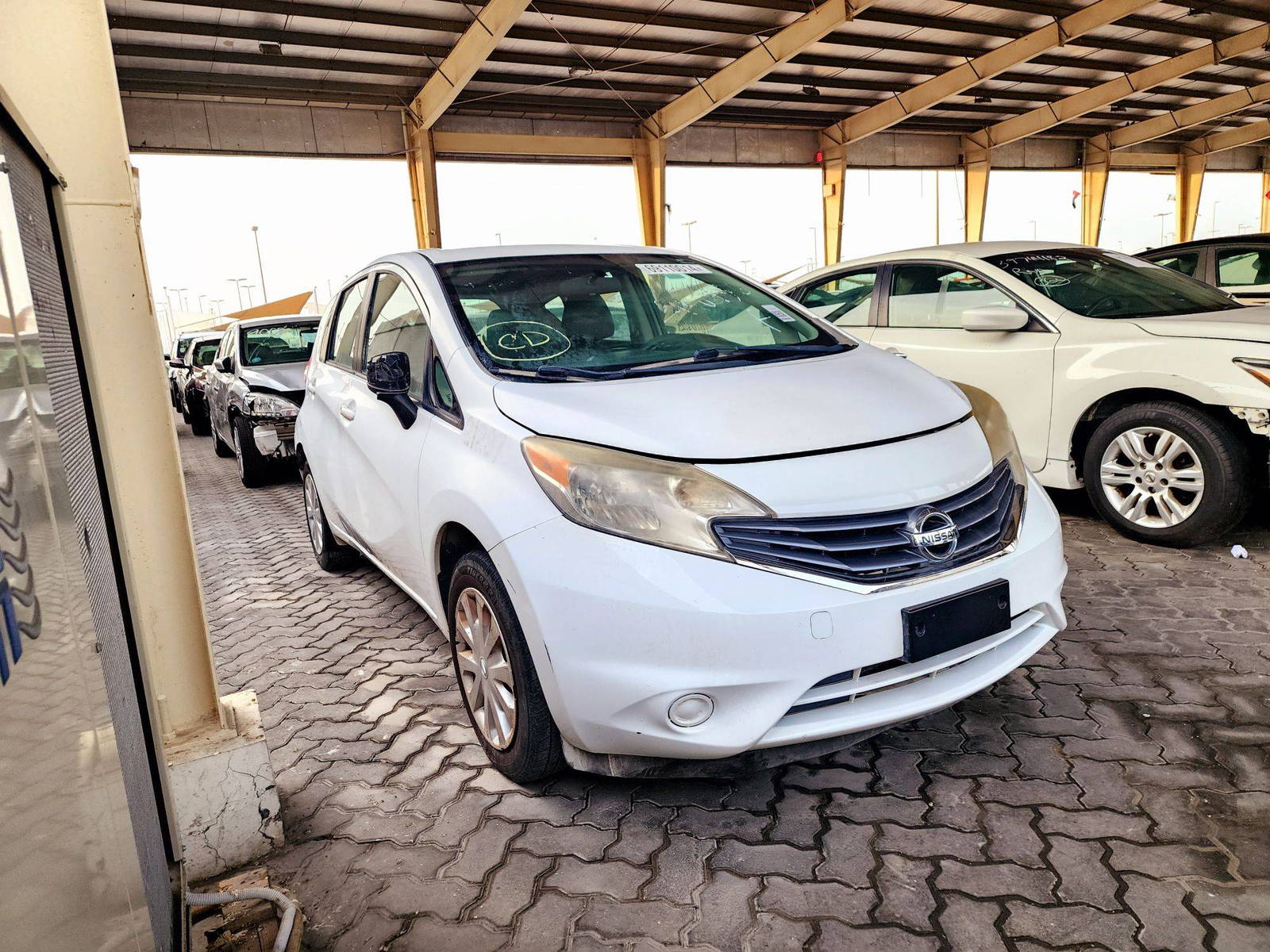 2015 NISSAN VERSA NOTE — 154550 Miles — Lot 69110014 — Souq - Marhaba Auctions Used Cars - Image 4