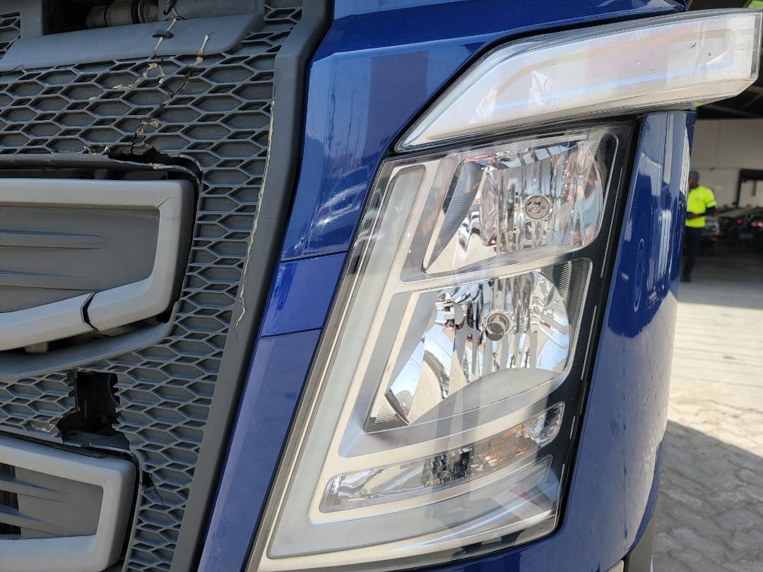 2018 VOLVO FH-Series — 1047418 KM — Lot 871609 - Marhaba Auctions Used Cars - Image 14